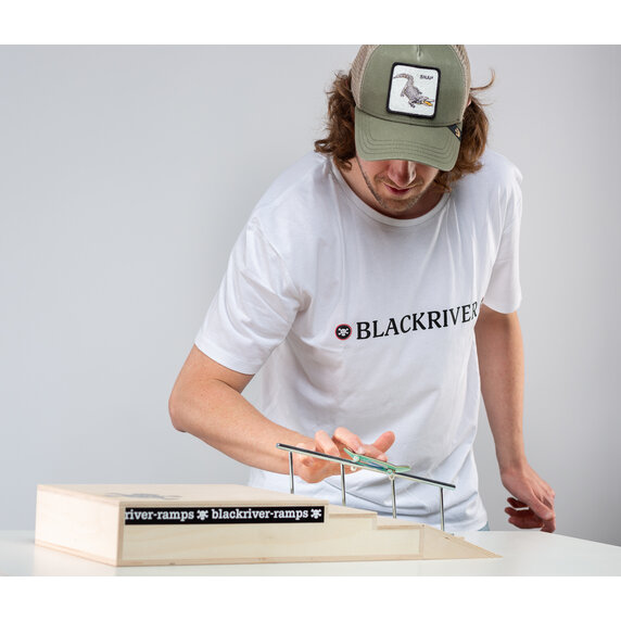 Blackriver stairset new - 01234-kickflip-fs-feeble-blackriver-0721