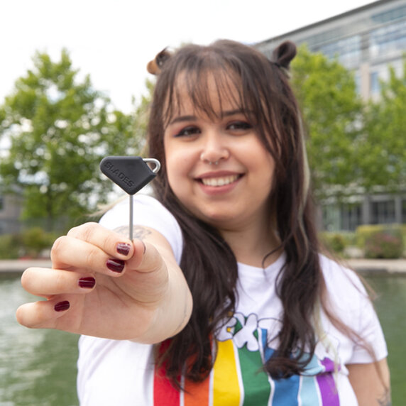 Slades unlocking key - slades-photo-pdp-cle-noire-mobile-2